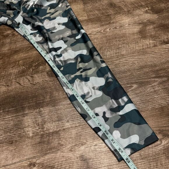 Carbon Camo Print High Waist Leggings Size Medium - Picture 8 of 8